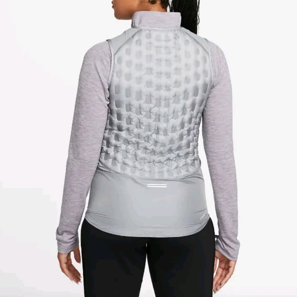 NWT Nike Woman's Therma Fit ADV Downfill Running Vest Grey Size Medium - Picture 2 of 16